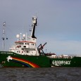 Как известно, активистов организации Greenpeace обвинили в пиратстве. Тем не менее, не кто иной, как нынешний президент взял да и в какой-то момент обмолвился о том, что мол статья за пиратство несколько чрезмерна. Реакции со стороны ни следователей, ни прокураторы на эти "замечания" не последовали, что безусловно говорило о том, что это была работа на публику. Другое дело, что как бы это ни показалось странным - в словах бывшего выпускника юрфака была своя доля правды, но кроме неё есть и более серьёзные основания присмотреться к тому, что произошло и как реагировала на событие российская власть.