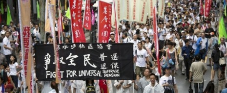 Согласно опубликованному недавно отчету CPJ (Committee to Protect Journalists), пресса в Гонконге и на Тайване подвергается давлению китайских властей и местных олигархов, а нанятые последними местные гангстеры физически воздействуют на ослушников из редакторского и журналистского корпусов.