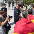 Источники в полиции подтверждают, что установлены личности десятков человек, собравшихся в различных районах Мадрида. Помимо этого, задержана группа демонстрантов, пытавшихся пройти к маршруту следования новых короля и королевы.