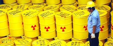 16 июля 1979 года — день самой большой в мире утечки радиоактивных отходов. Это произошло в Чёрч-Рок (Нью-Мексико), примерно в 100 милях на запад от Аризоны. Там было сброшено 1000 тонн тяжёлых радиоактивных отходов и 93 миллионов...
