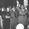 Описано сотрудничество католической церкви с Гитлером, включая содействие в развязывании войны. Показано поразительное совпадение настроений церковного и нацистского руководства в отношении войны, воспринимаемой как "долг" и "доблесть", хотя характер...