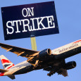 Развивая поднятую недавно попутно, в контексте забастовок германских и французских пилотов и общей политики авиакомпаний Евросоюза, тему с ситуацией в британском авиаперевозчике "Monarch Airlines". Его администрация сократила 900 рабочих мест...