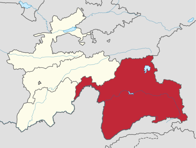 Карта Таджикистана. Красным отмечена Горно-Бадахшанская автономная область. Сверху — Киргизия, снизу Афганистан, справа Китай.