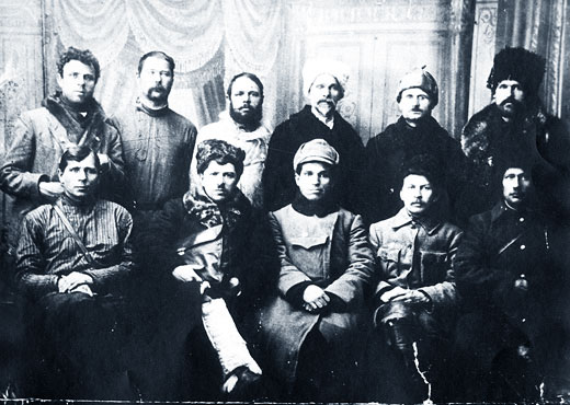 Руководители Тасеевской республики. Крайний слева в нижнем ряду — И.А. Вашкорин.