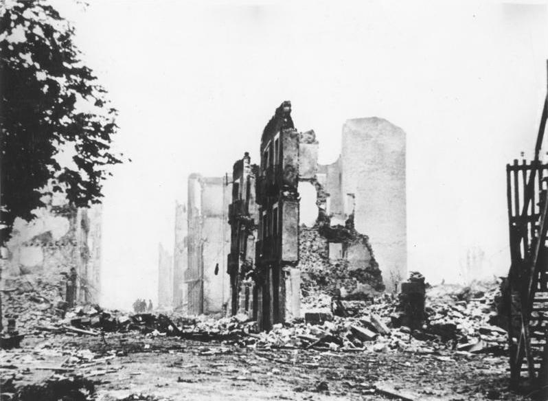 Руины Герники, уничтоженной легионом "Кондор" (1937)