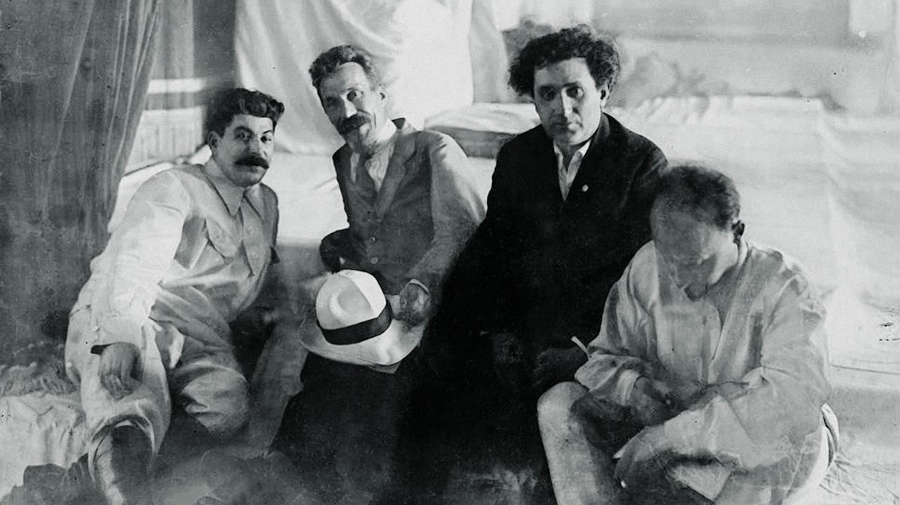 Сталин, Бухарин, Зиновьев и Каменев в начале 1920-х г., период борьбы с троцкизмом.