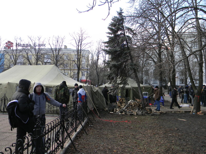 Начало восстания Юго-Востока Украины. Антимайдан, Луганск 23 февраля 2014 г. Другие события ЛНР 2014 г. см. ЖЖ местного историка