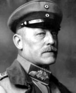 Ген. Оскар фон Гутьер, научившийся прорывать оборону позиционной войны инфильтрацией штурмовых групп (тактика Гуттьера)